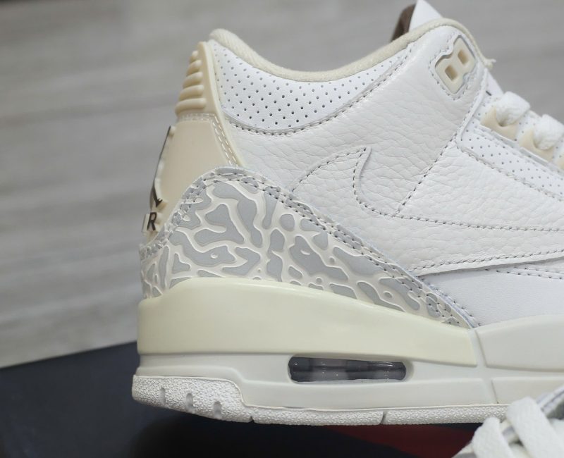 Giày Nike Air Jordan 3 Retro x Travis Scott Cactus Jack White Sail Chuẩn 99% Auth