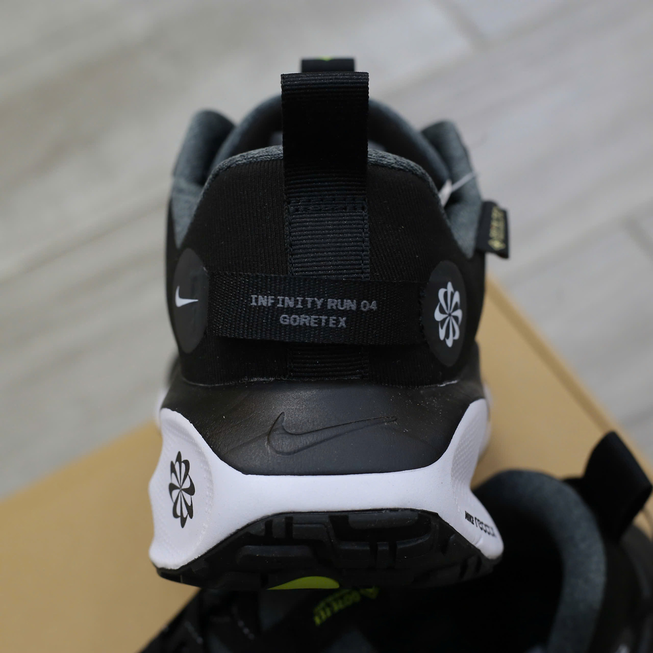 Giày Nike Infinity Run 4 Gore-Tex ‘Black White’ Chuẩn 99% Auth