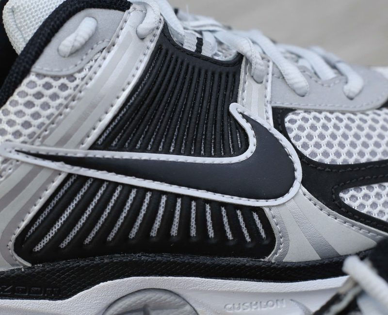 Giày Nike Zoom Vomero 5 ‘Metallic Silver Black’ Real