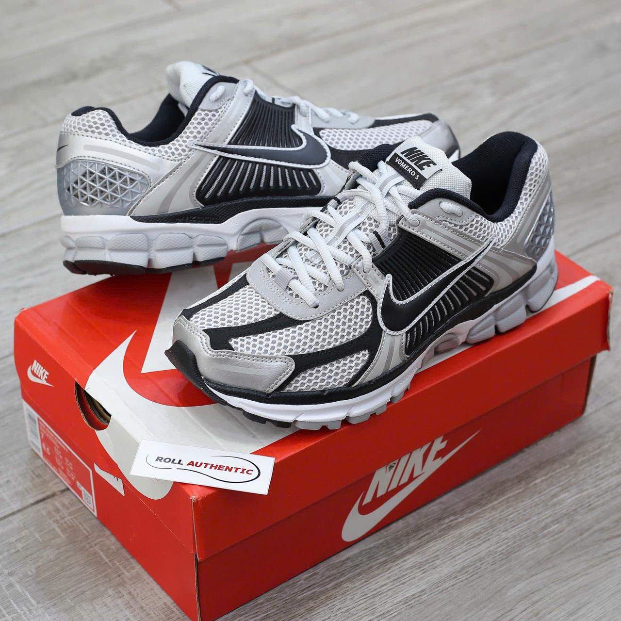 Giày Nike Zoom Vomero 5 ‘Metallic Silver Black’ Real