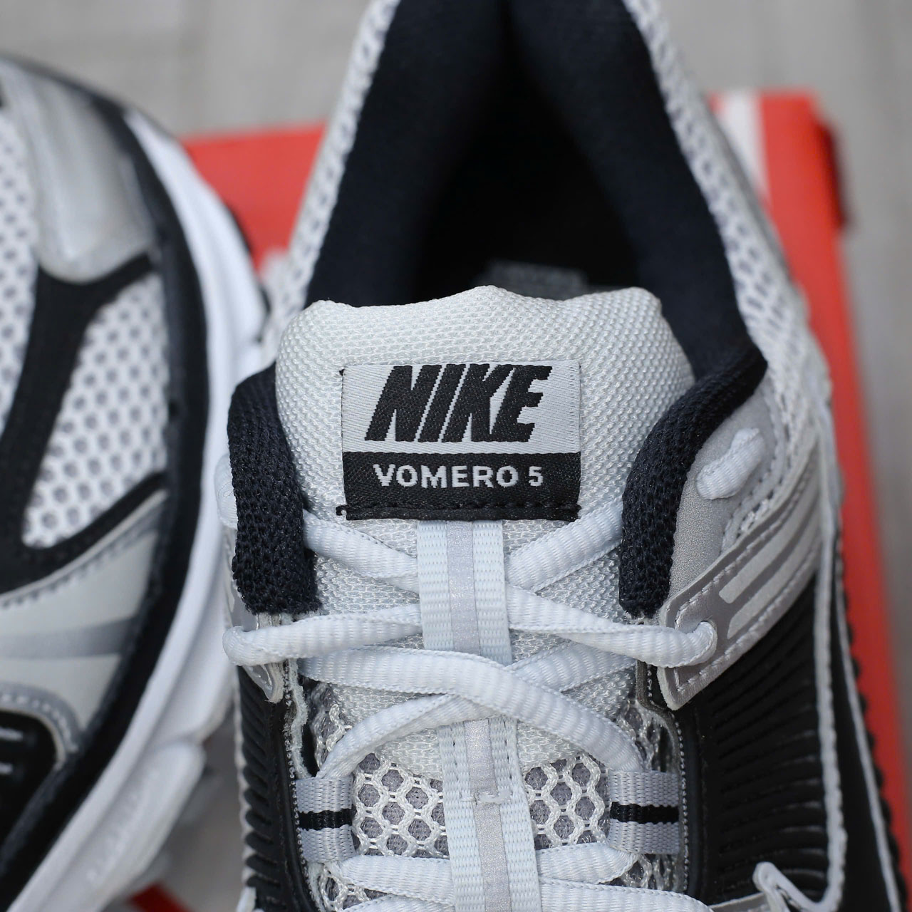 Giày Nike Zoom Vomero 5 ‘Metallic Silver Black’ Real