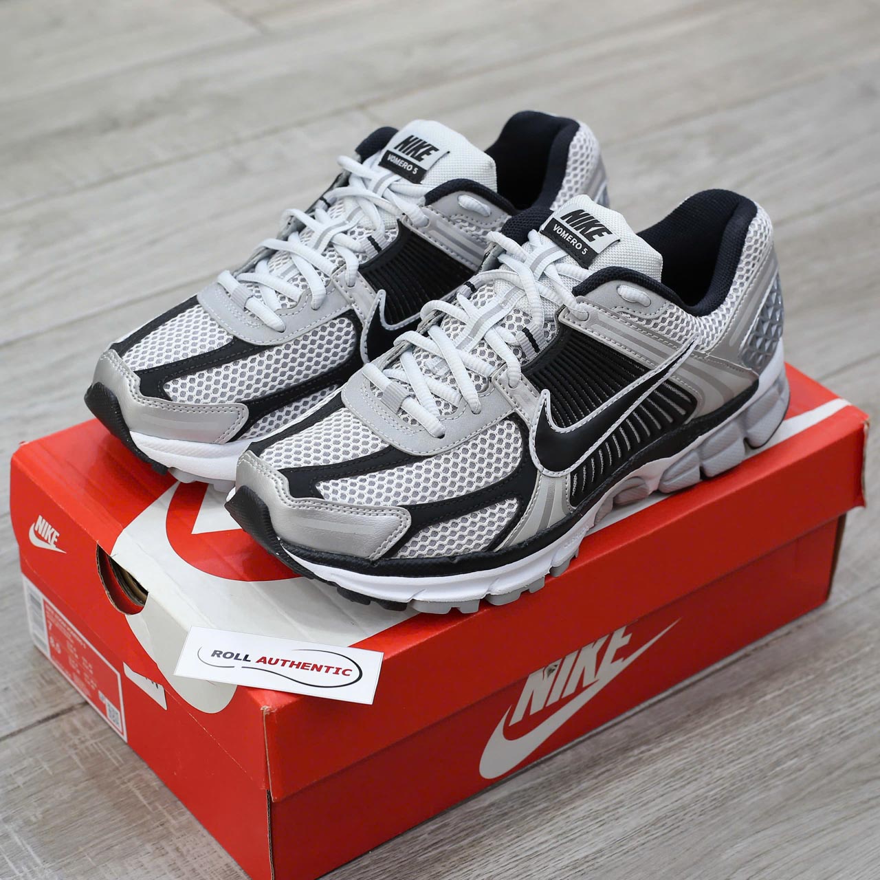 Giày Nike Zoom Vomero 5 ‘Metallic Silver Black’ Real