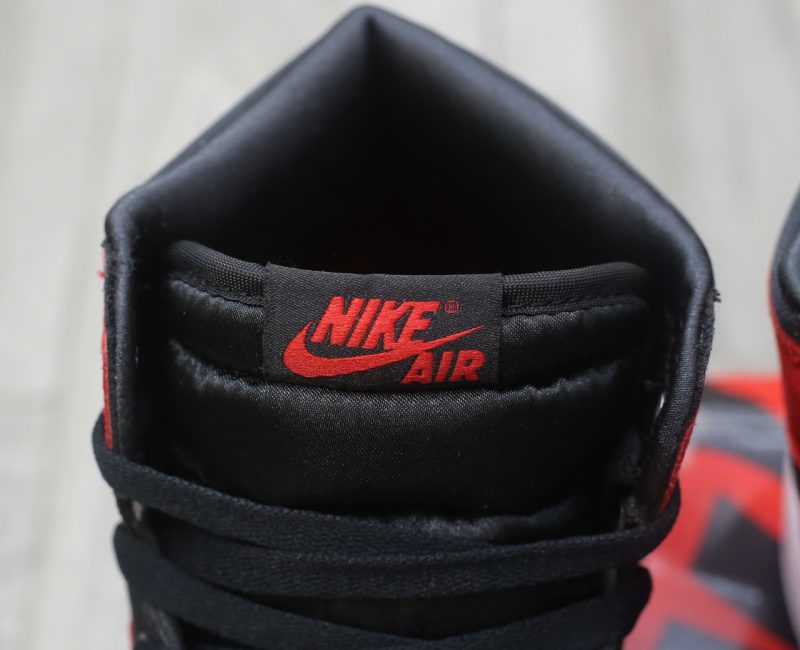 Giày Air Jordan 1 Retro High OG Satin Bred Chuẩn 99% Auth
