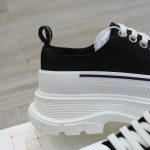 Giày Alexander Mcqueen Tread Slick ‘Black’ Chuẩn 99% Auth