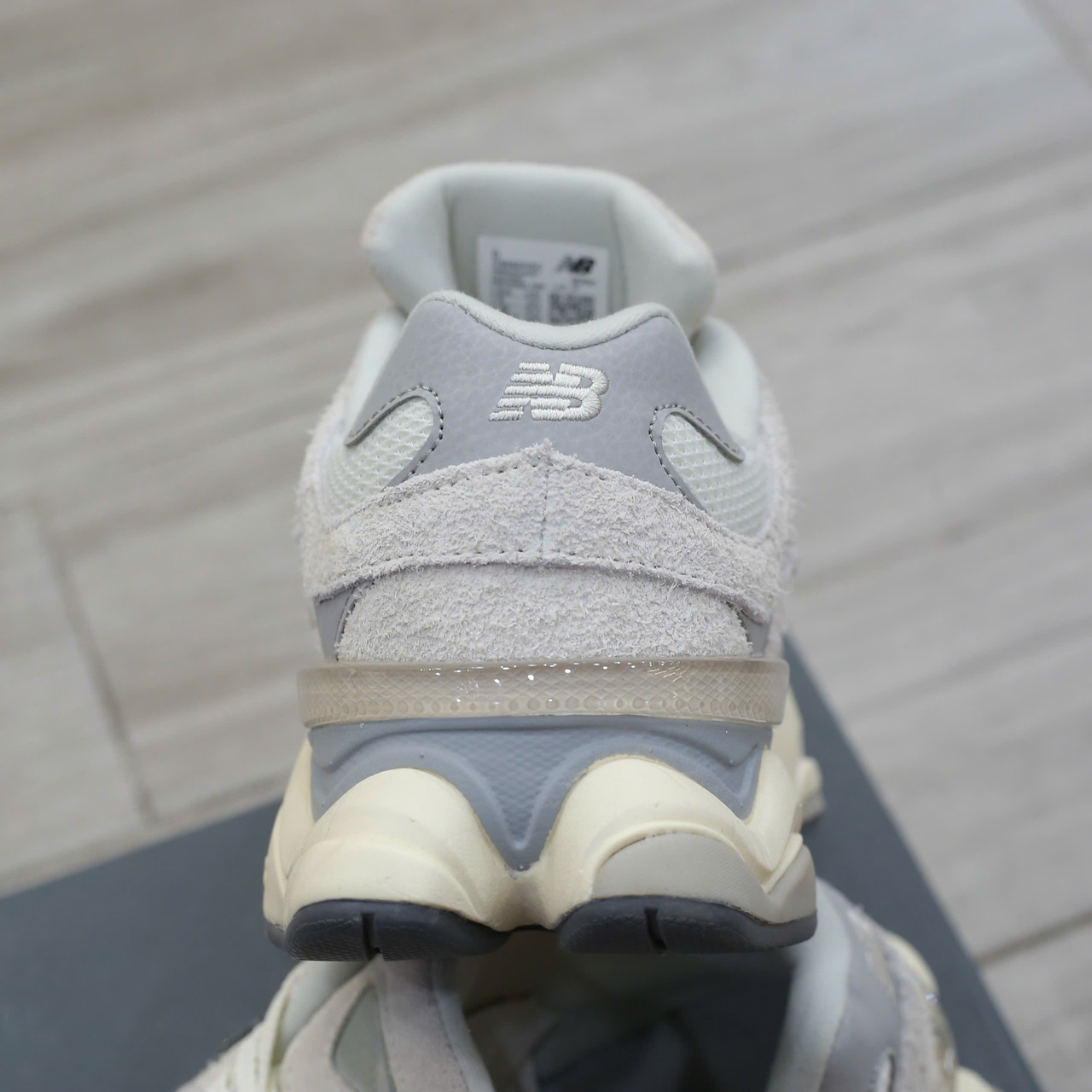 Giày New Balance 9060 Moonbeam Sea Salt Chuẩn 99% Auth