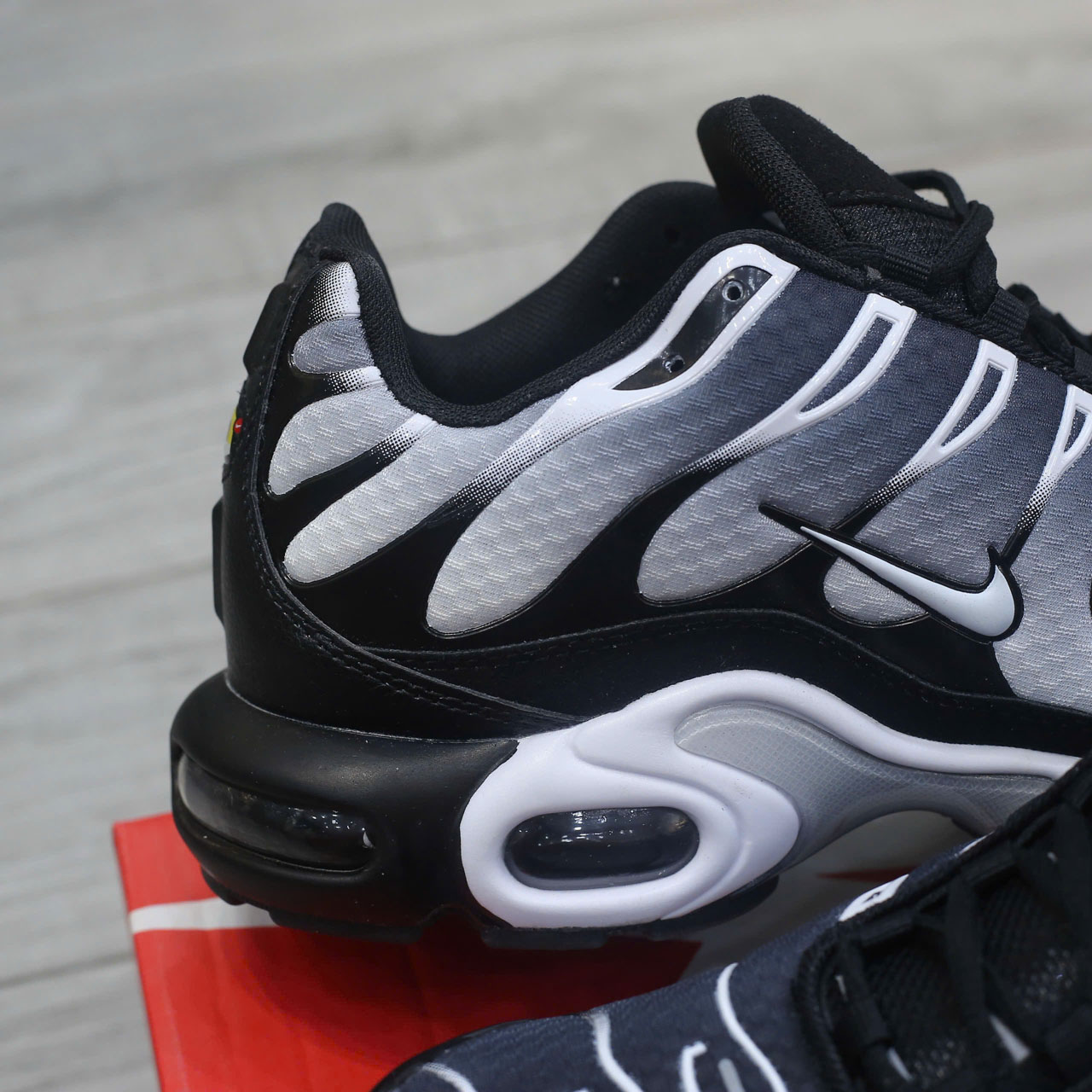 Giày Nike Air Max Plus ‘Black Metallic Silver’ Chuẩn 99% Auth