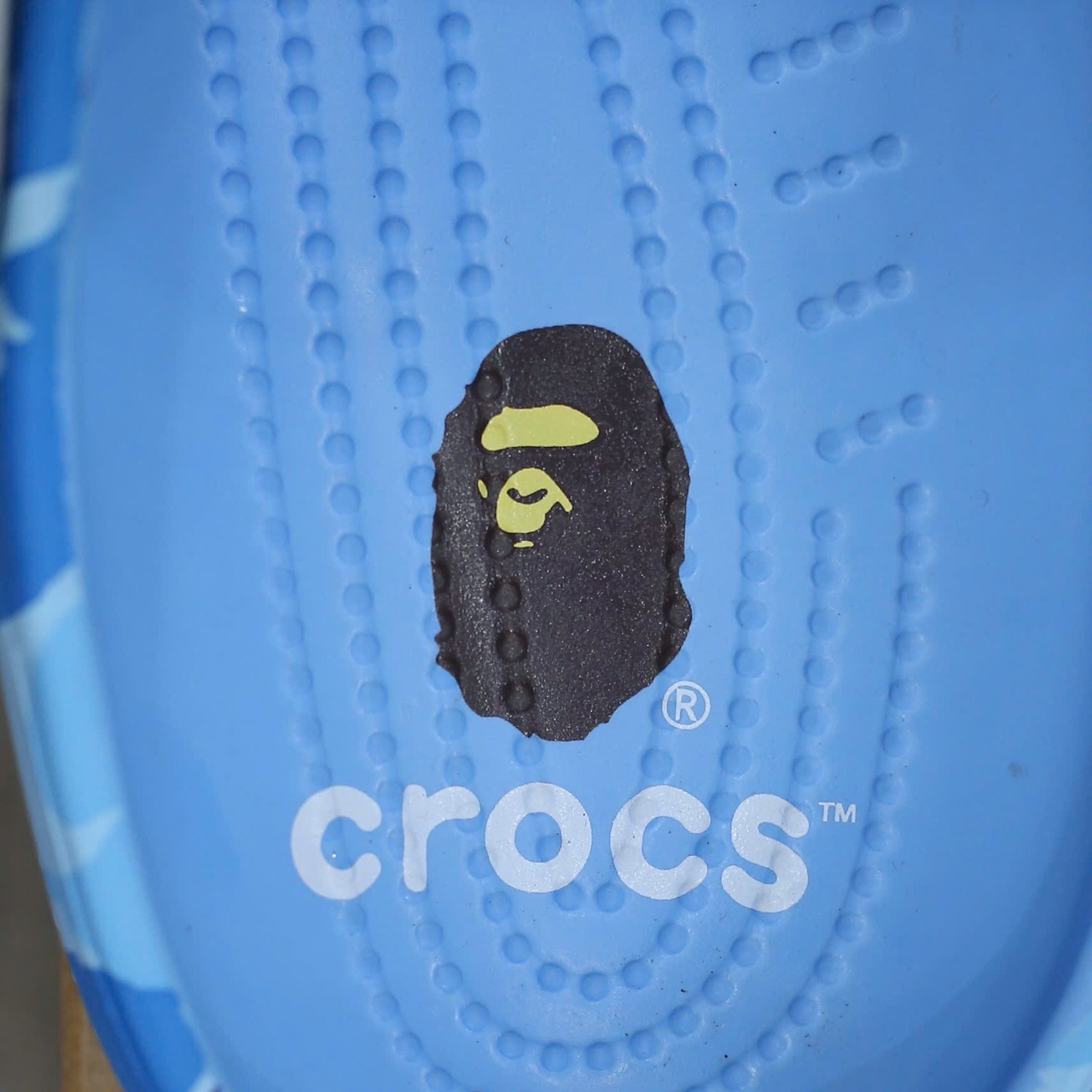 Dép Crocs Classic Clog x A Bathing Ape ABC Camo Blue Like Auth
