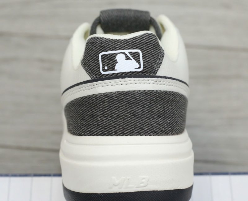 Giày MLB Chunky Liner Denim Pocket New York Yankees Black Like Auth