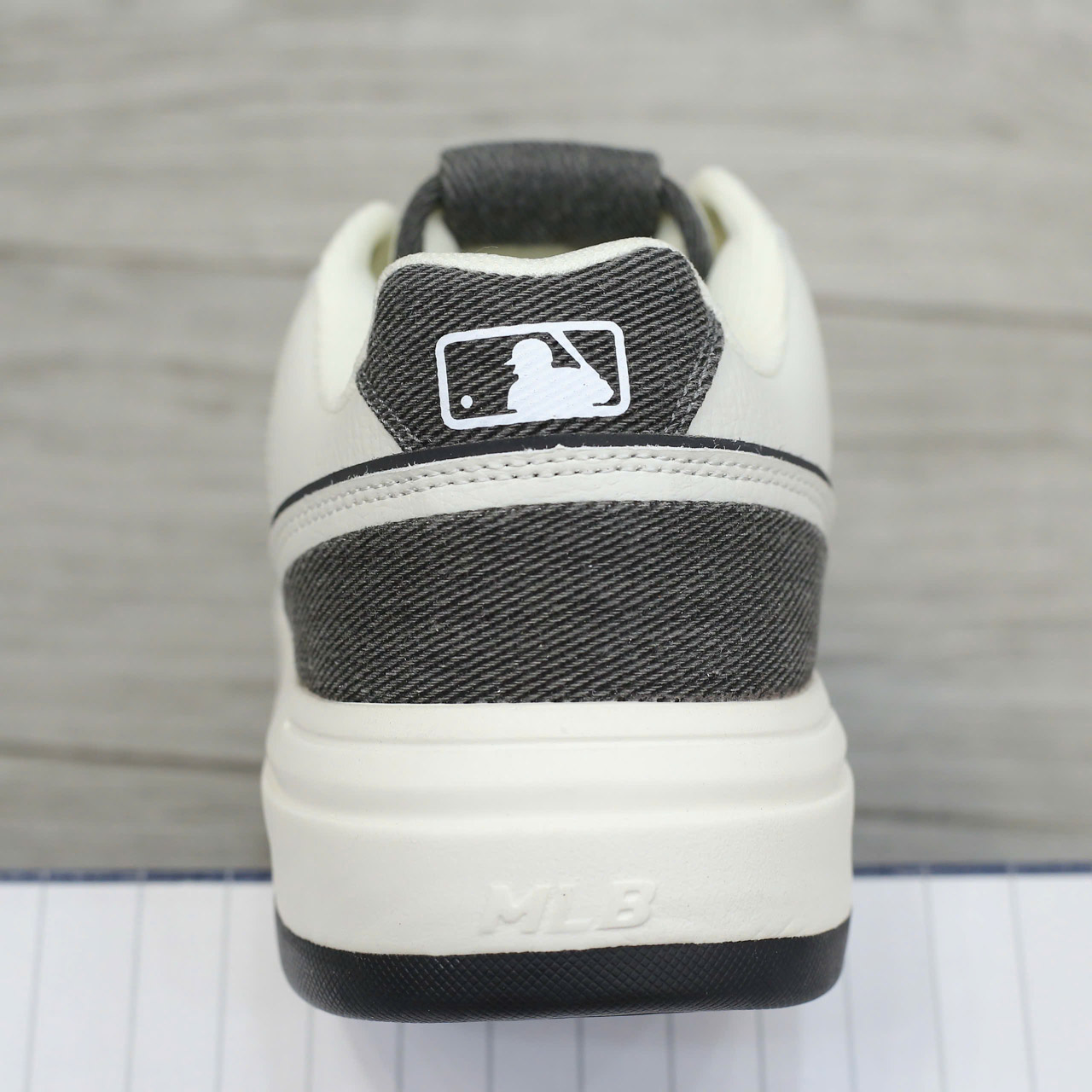 Giày MLB Chunky Liner Denim Pocket New York Yankees Black Like Auth