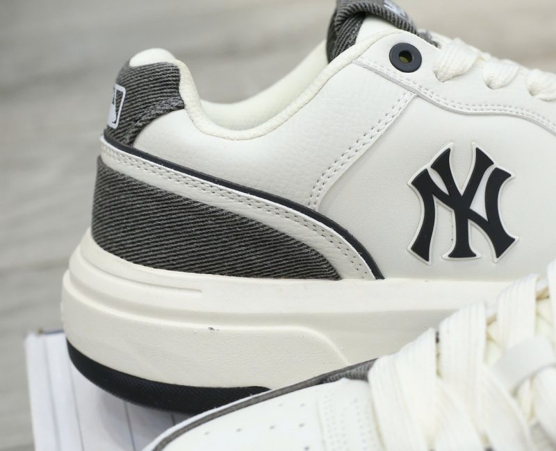 Giày MLB Chunky Liner Denim Pocket New York Yankees Black Like Auth