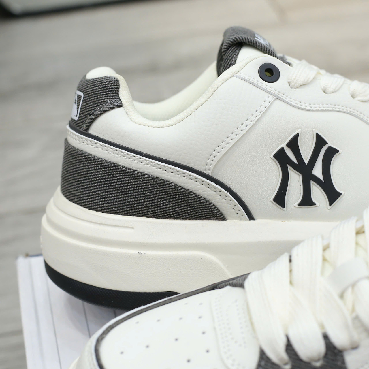 Giày MLB Chunky Liner Denim Pocket New York Yankees Black Like Auth