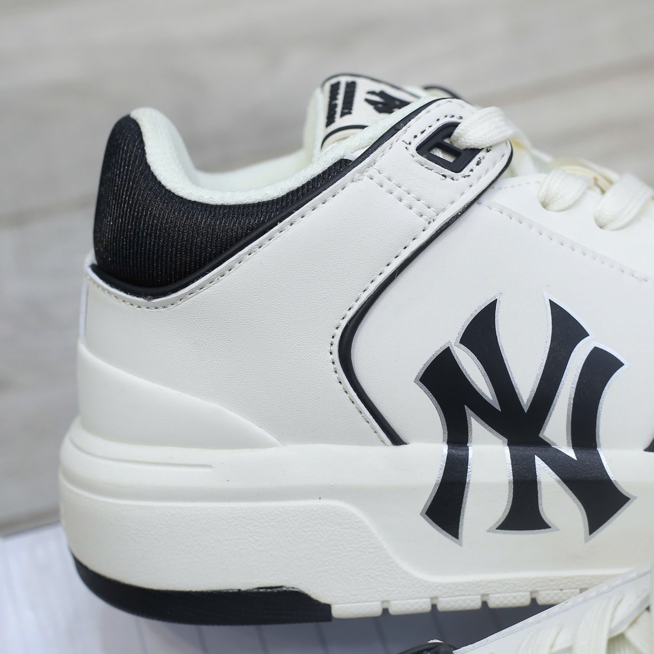 Giày MLB Chunky Liner Mid New York Yankees Black Best Quality
