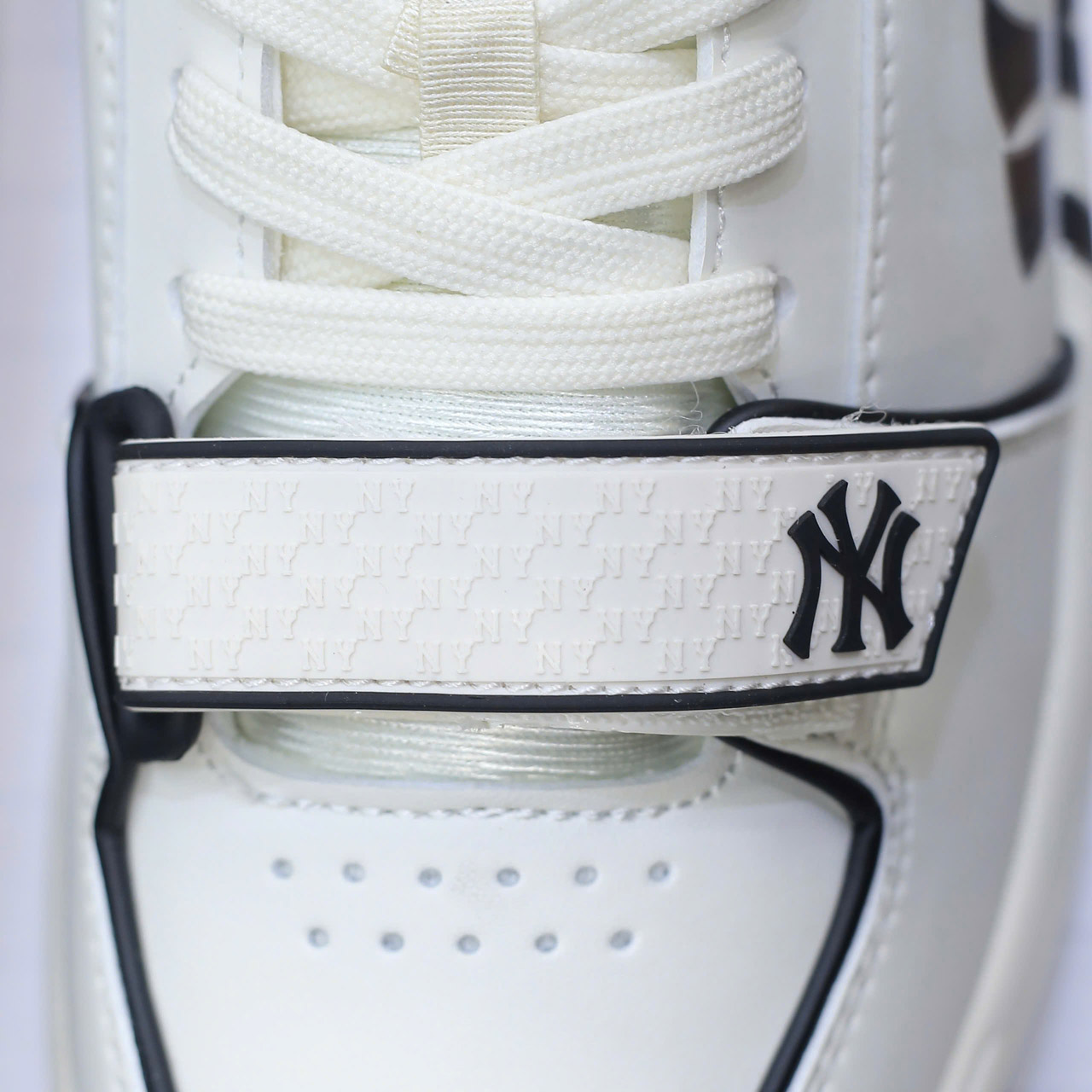 Giày MLB Chunky Liner Mid New York Yankees Black Best Quality
