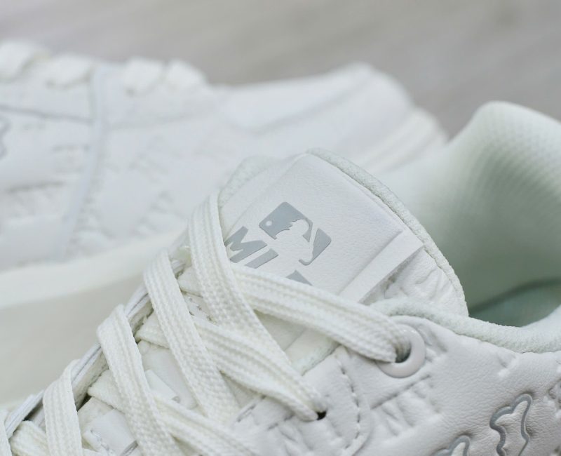 Giày MLB Korea Chunky Liner Embo Mono Cooperstown New York Yankees White Like Auth