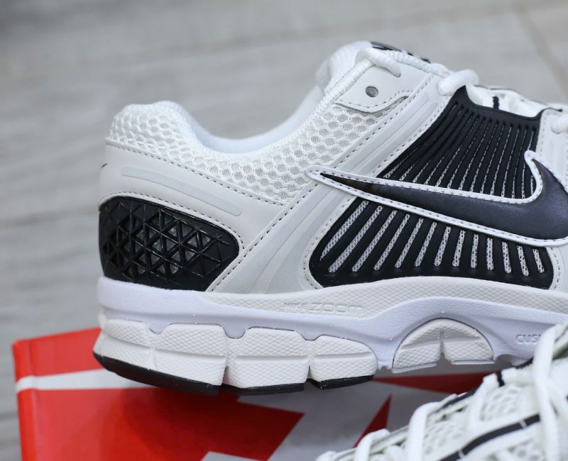 Giày Nike Zoom Vomero 5 GS Metallic Platinum Black Best Quality