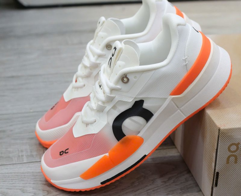 Giày On Roger Pro 2 Clay White Flame Like Auth