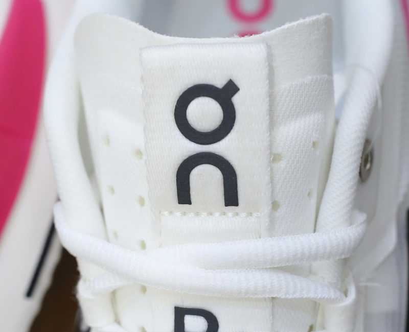 Giày On Running Roger Pro 2 WMNS ‘White Pink’ Like Auth