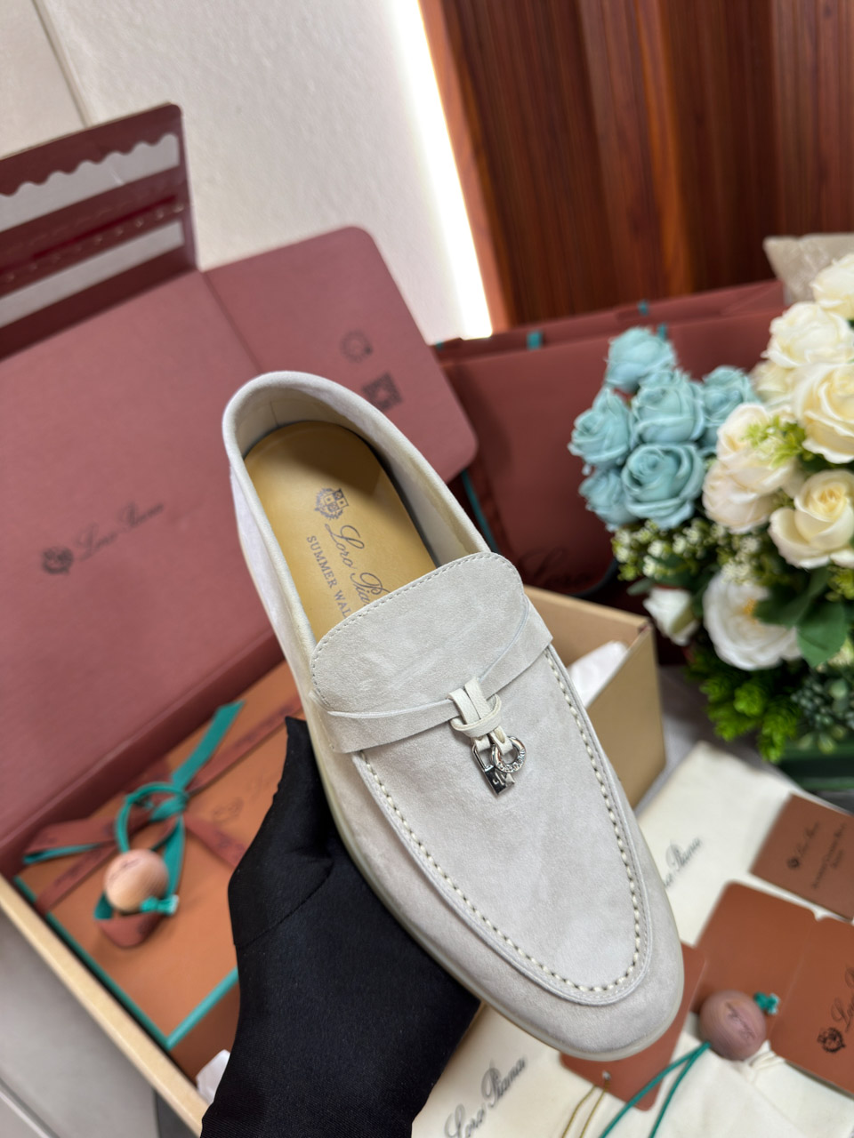 Giày Loro Piana Summer Charms Walk Loafer Suede Powder Pearl Best Quality