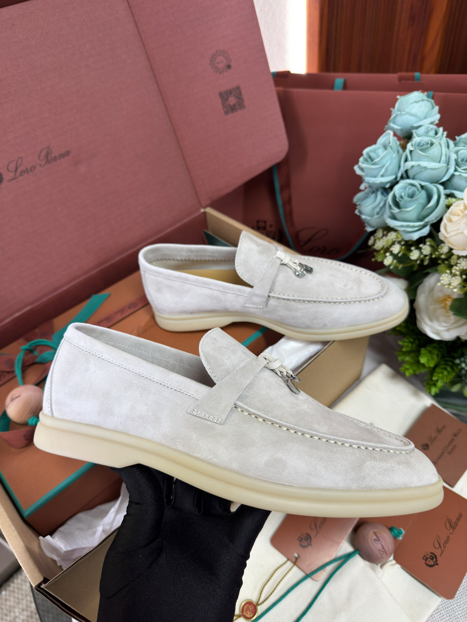 Giày Loro Piana Summer Charms Walk Loafer Suede Powder Pearl Best Quality