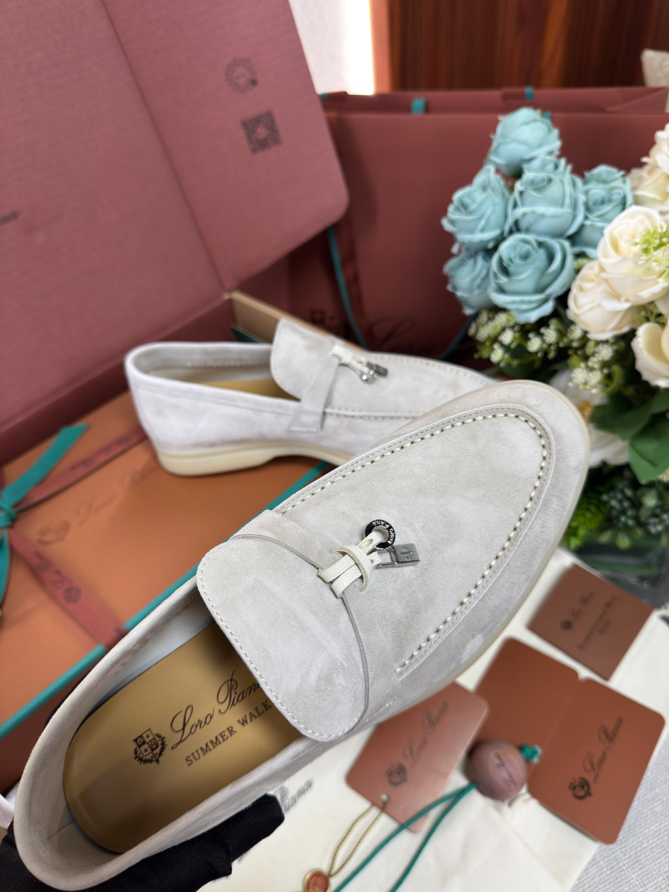 Giày Loro Piana Summer Charms Walk Loafer Suede Powder Pearl Best Quality