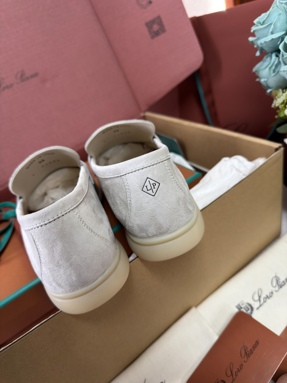 Giày Loro Piana Summer Charms Walk Loafer Suede Powder Pearl Best Quality