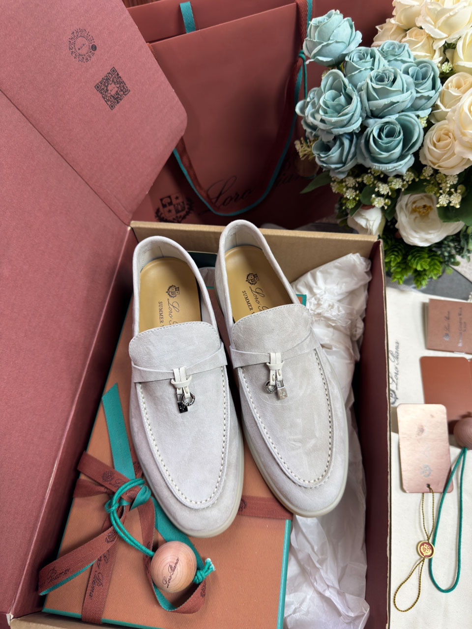 Giày Loro Piana Summer Charms Walk Loafer Suede Powder Pearl Best Quality