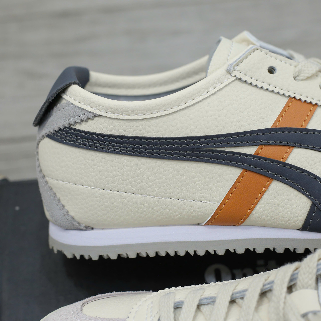 Giày Onitsuka Tiger Mexico 66 ‘White Navy Orange’