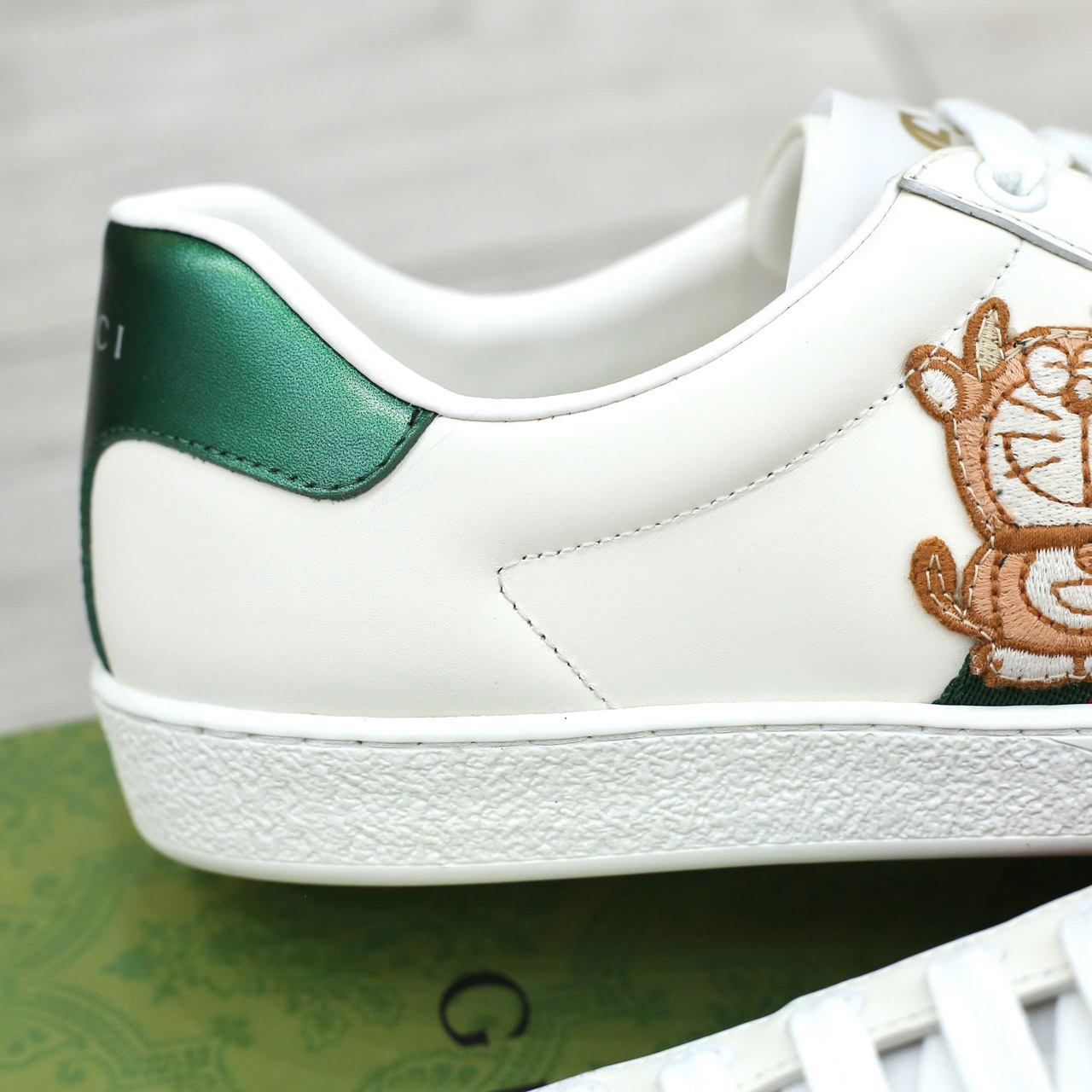 Giày Doraemon x Gucci Wmns Ace ‘Ivory Devil Patch’ Best Quality