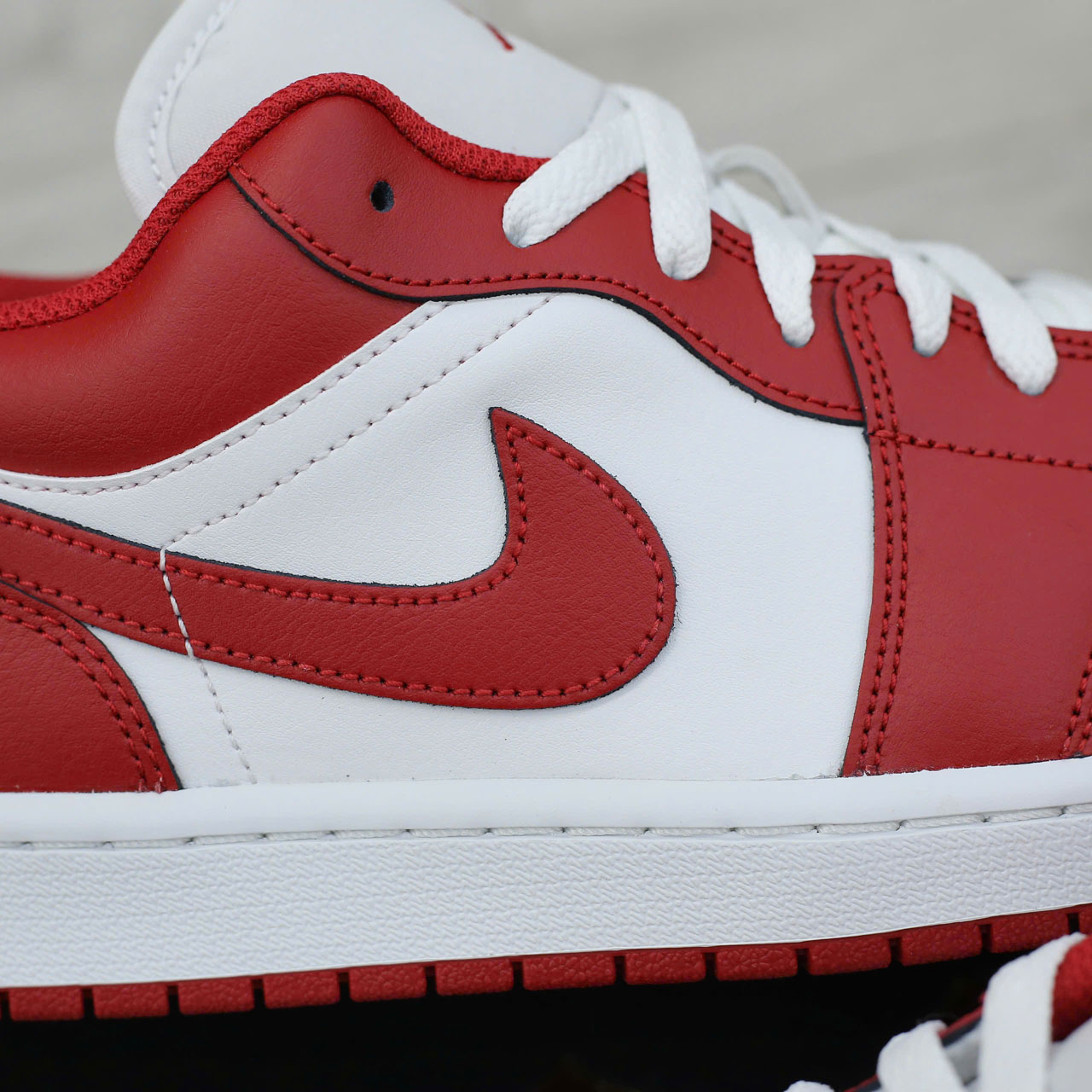 Giày Nike Air Jordan 1 Low Gym Red White Real