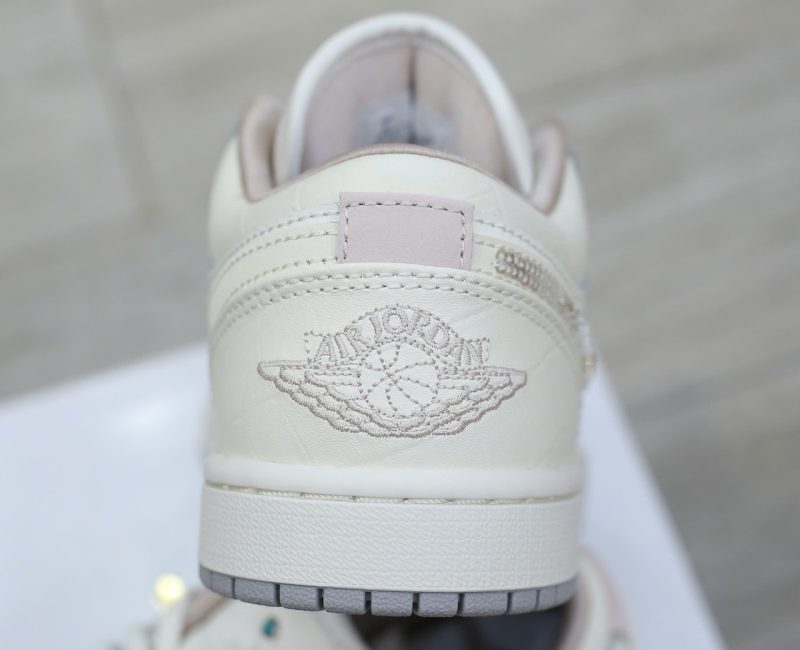 Giày Nike Air Jordan 1 Low Sail Soft Pearl Real