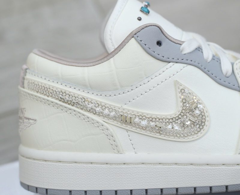 Giày Nike Air Jordan 1 Low Sail Soft Pearl Real