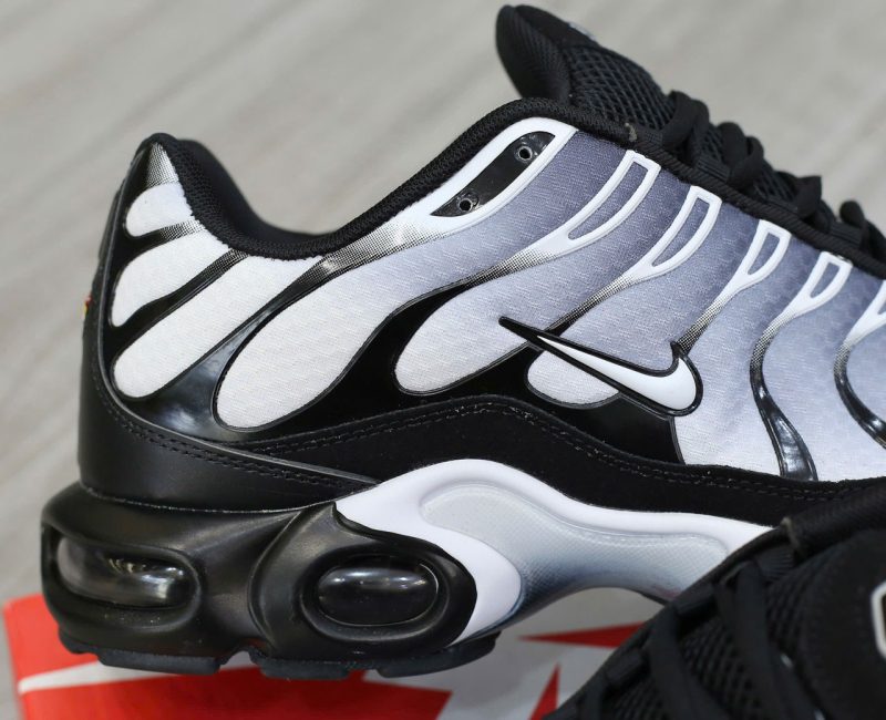 Giày Nike Air Max Plus ‘Black Metallic Silver’ Best Quality