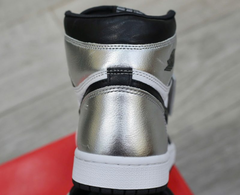 Giày Nike Wmns Air Jordan 1 High OG ‘Silver Toe’ Best Quality