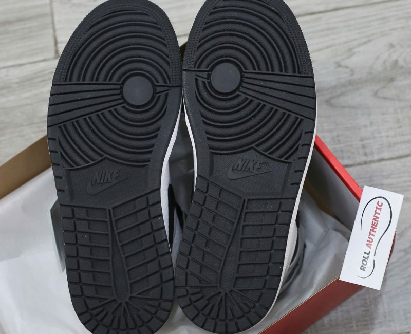 Giày Nike Wmns Air Jordan 1 High OG ‘Silver Toe’ Best Quality