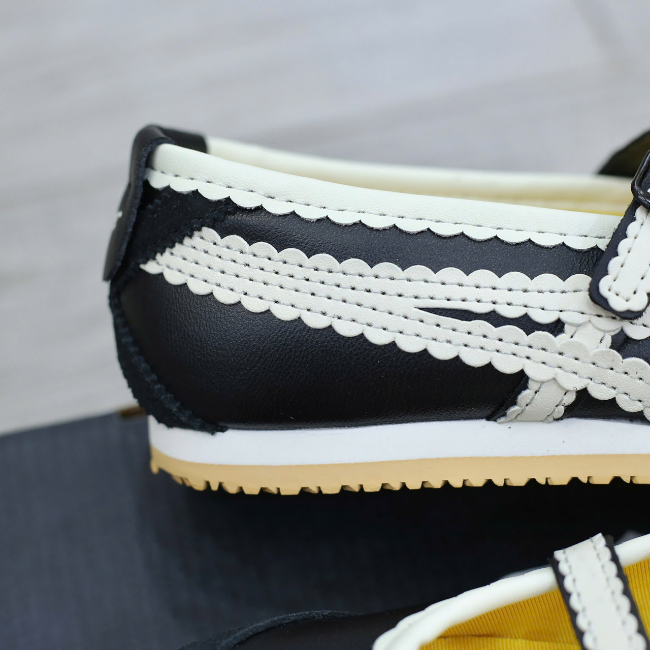 Giày Onitsuka Tiger Mexico 66 TGRS ‘Black Cream’ Best Quality