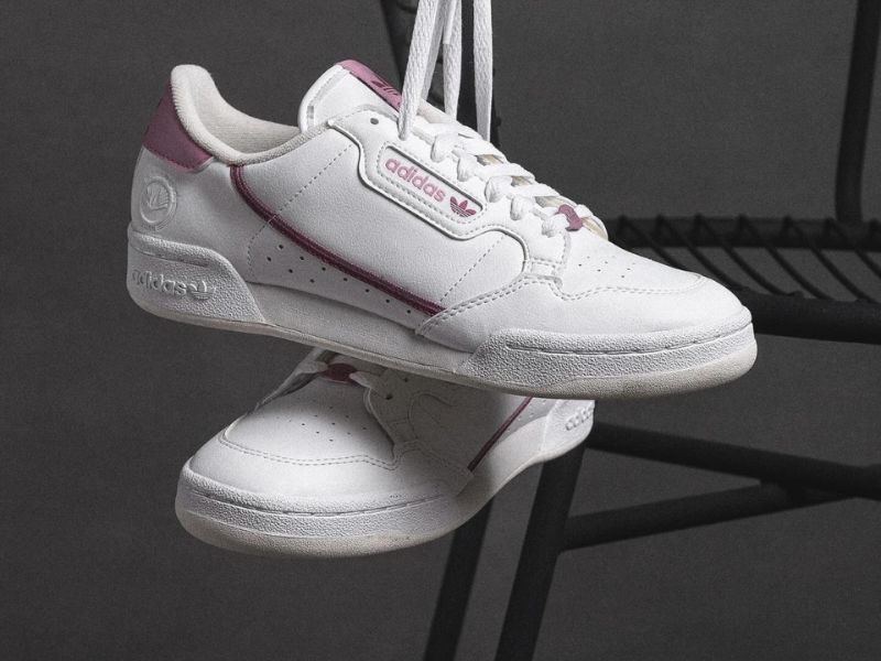 Continental 80 vintage, thanh lịch nhưng vẫn hợp streetwear hiện đại.