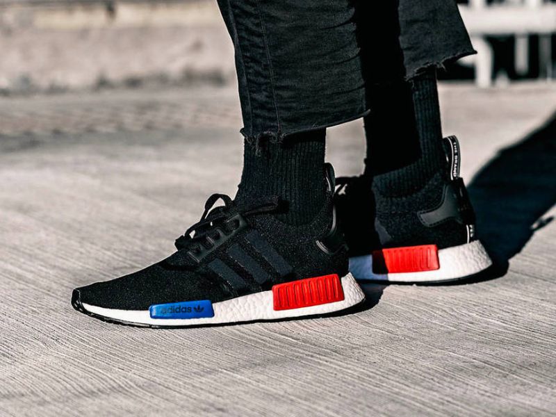 NMD năng động, phối màu bold, form ôm chân chuẩn cho dân streetwear.