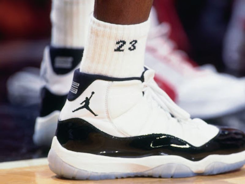Air Jordan XI – sang trọng, bóng bẩy và là phiên bản được săn lùng trong các bộ sưu tập.