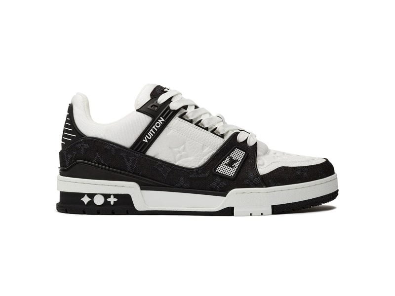 LV Trainer Monogram Denim Black – denim đen mạnh mẽ, monogram nổi rõ, vibe cá tính và tối giản.
