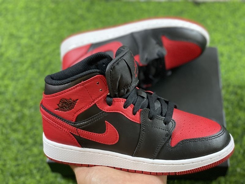 Form thấp, nhẹ, linh hoạt – Air Jordan 1 Low hợp mọi outfit casual.