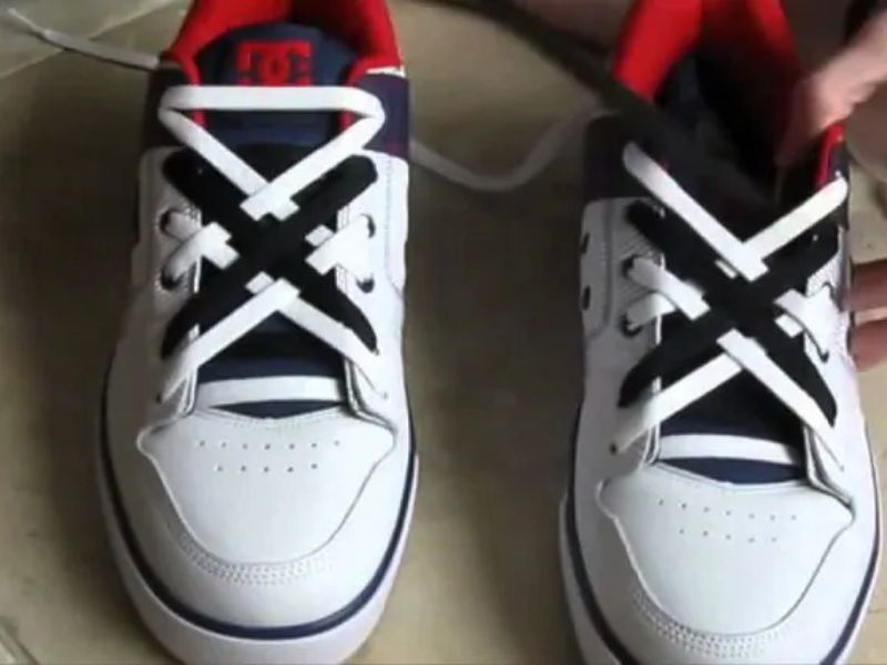 Kiểu đan dạng lưới tinh tế – độc đáo nhưng vẫn giữ được sự gọn gàng.