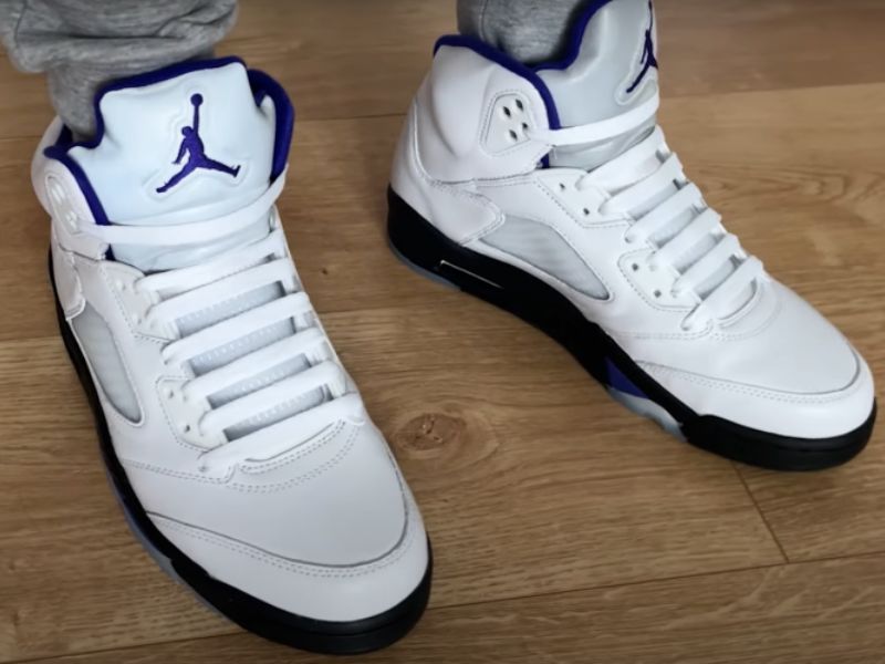 Kiểu đan ngang tối giản – gọn gàng, giúp đôi Jordan cổ cao nhìn sạch và cân đối.