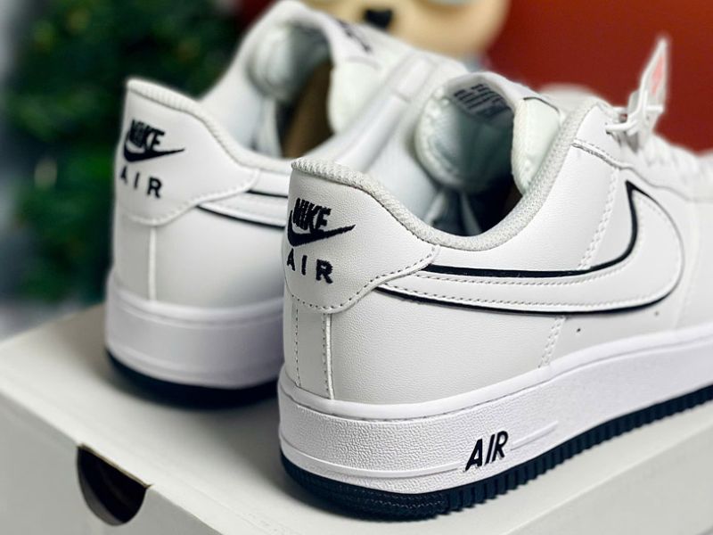 Giá AF1 cơ bản từ 2 – 4 triệu đồng, collab hoặc custom có thể lên đến 7 – 10 triệu đồng.