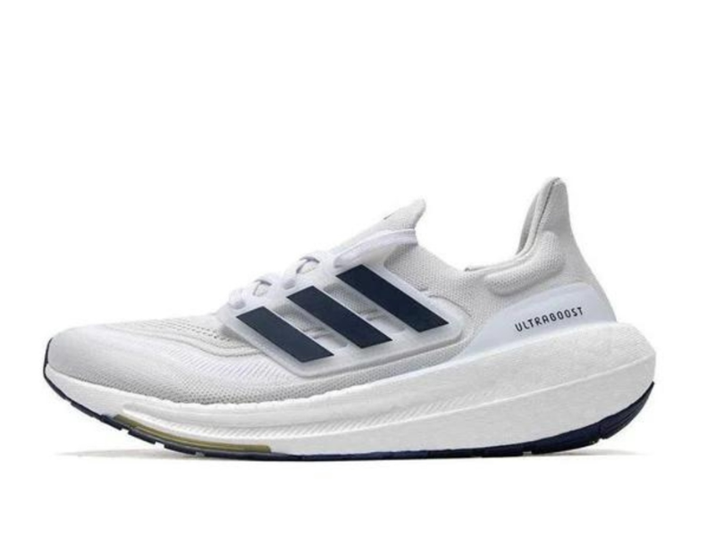 Giày Adidas UltraBOOST Light thiết kế trẻ trung và thoải mái