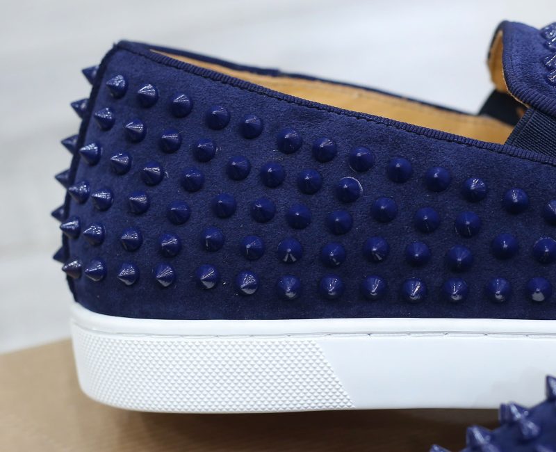 Giày Christian Louboutin Navy Suede Roller Boat Spiked Slip On Best Quality