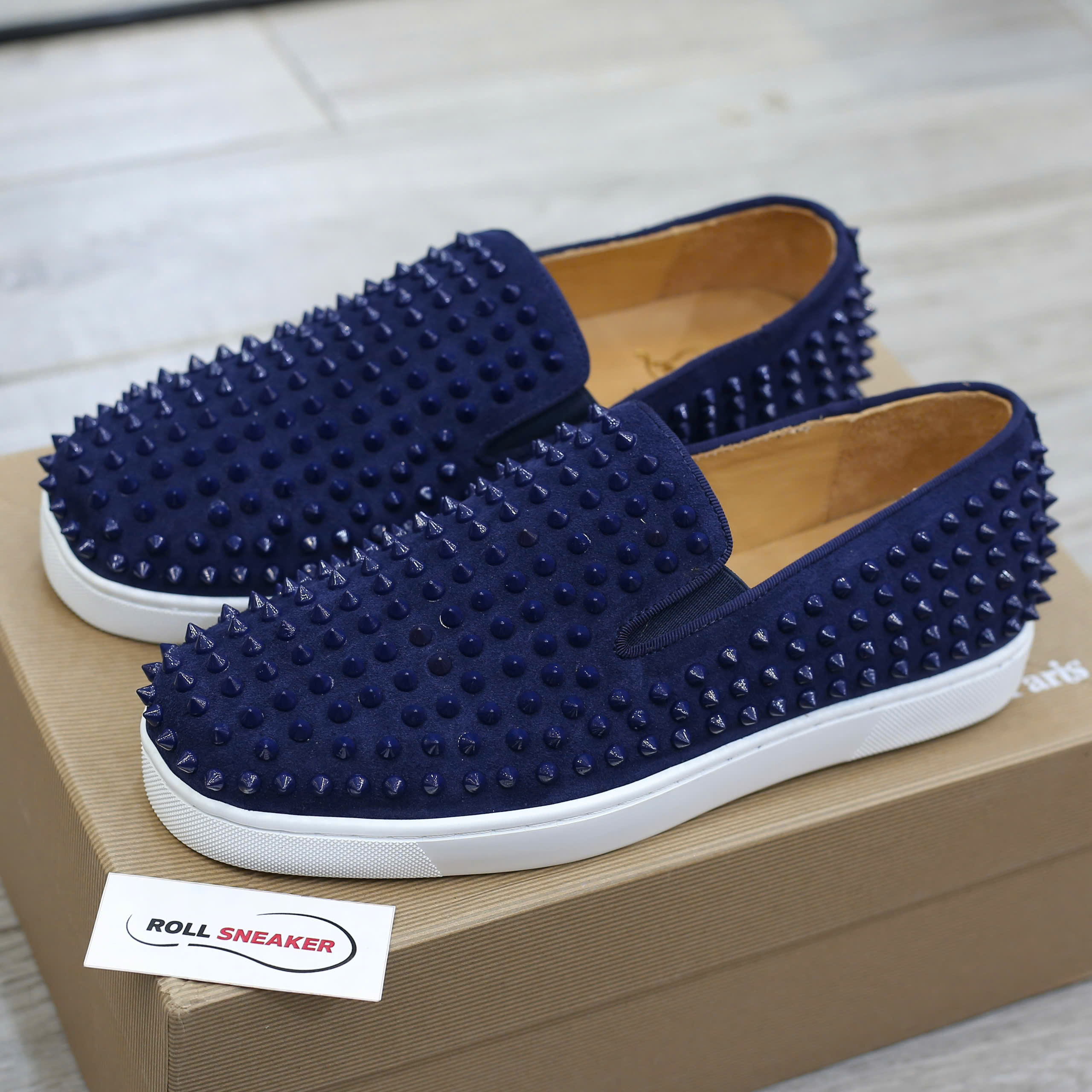 Giày Christian Louboutin Navy Suede Roller Boat Spiked Slip On Best Quality