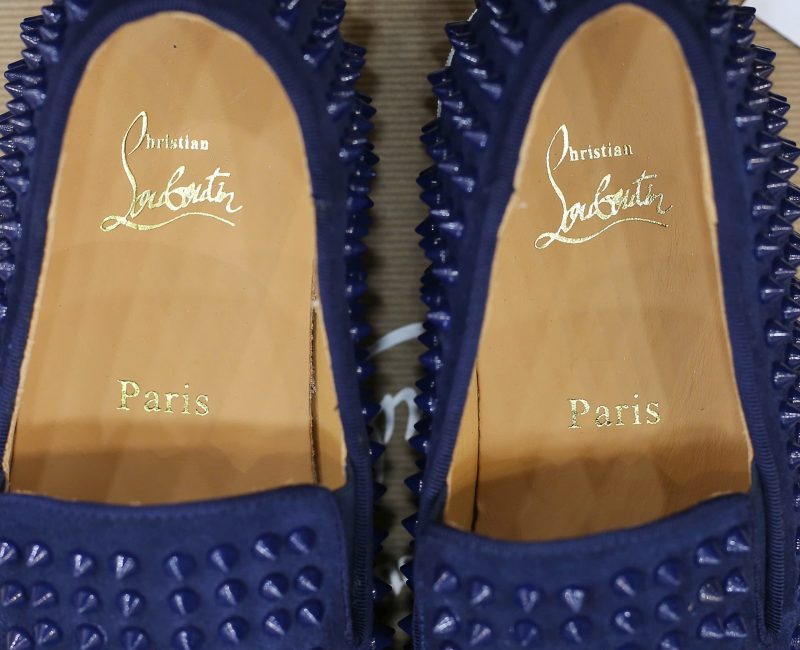 Giày Christian Louboutin Navy Suede Roller Boat Spiked Slip On Best Quality
