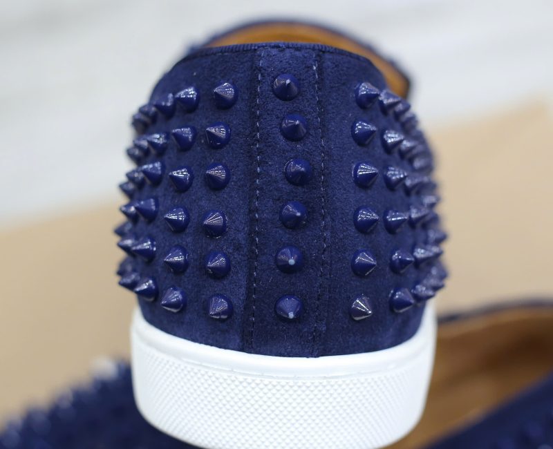 Giày Christian Louboutin Navy Suede Roller Boat Spiked Slip On Best Quality