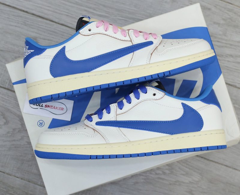 Fragment 2.0 kết hợp swoosh đảo ngược, phối màu xanh-trắng cực nổi bật.