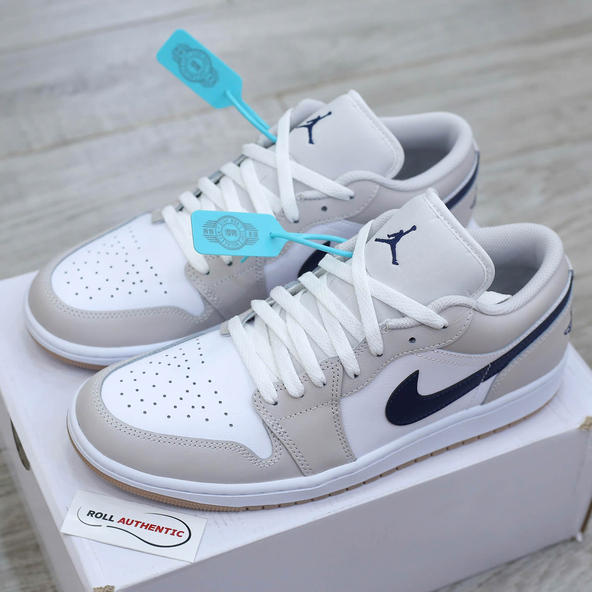 Nike Air Jordan 1 Low Midnight Navy Neutral Grey Real